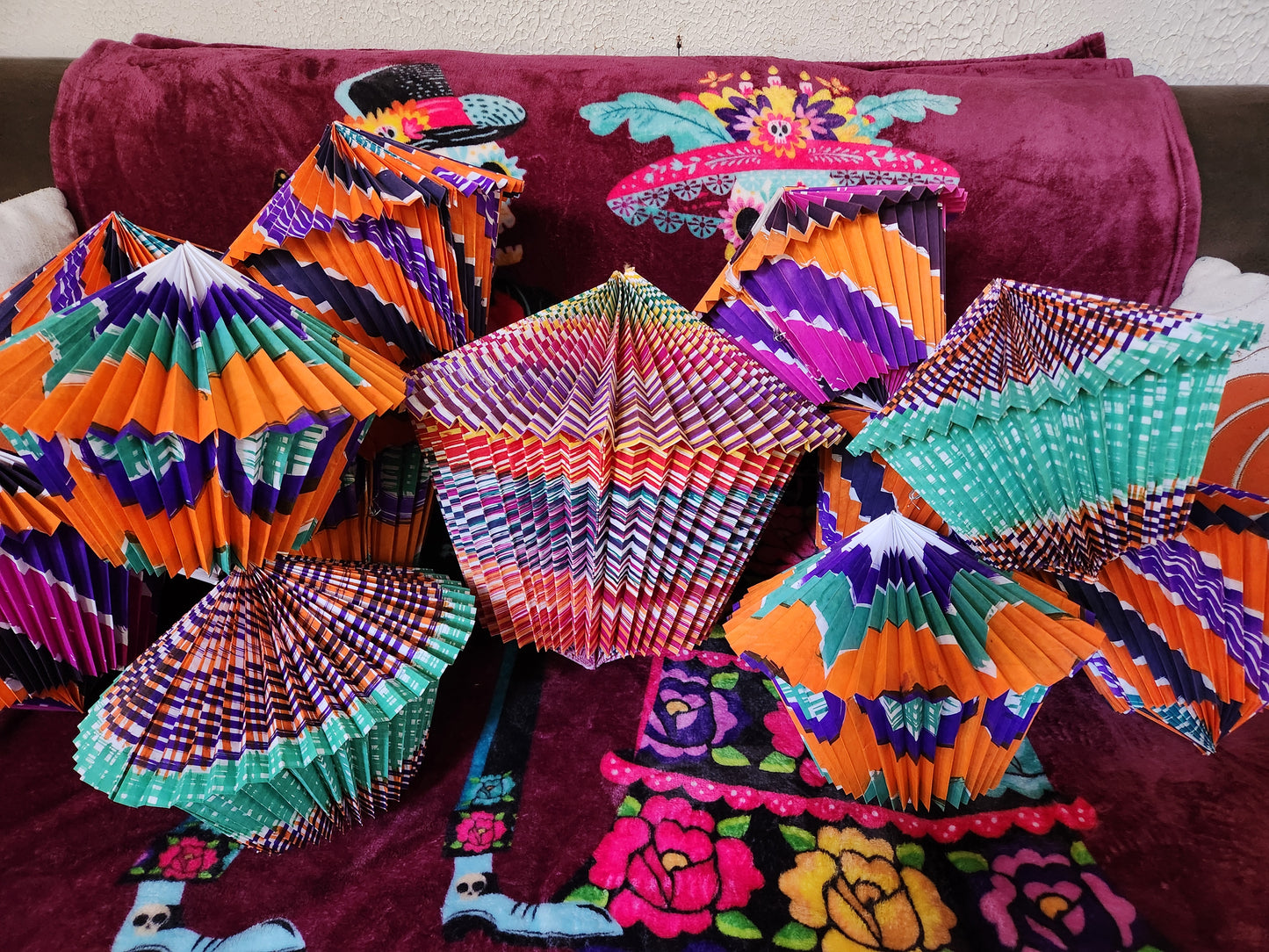 Faroles Pagoda/ Paper Lanterns